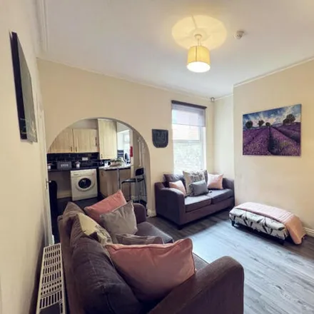 Image 1 - Langton Road, Liverpool, L15 2HS, United Kingdom - Townhouse for rent