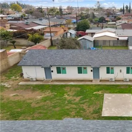 Buy this 8 bed house on 10707 Williams Street in Lamont, Kern County