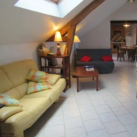 Rent this 3 bed townhouse on Rue de Molineuf in 41190 Valencisse, France