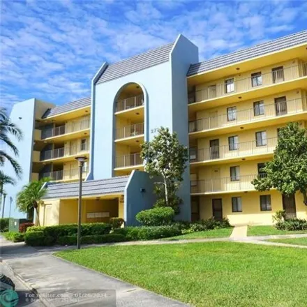 Buy this 2 bed condo on 2794 Tennis Club Dr Apt 504 in West Palm Beach, Florida