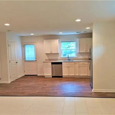 Rent this 3 bed apartment on 342 Central Park Avenue in Bethlehem, PA 18018