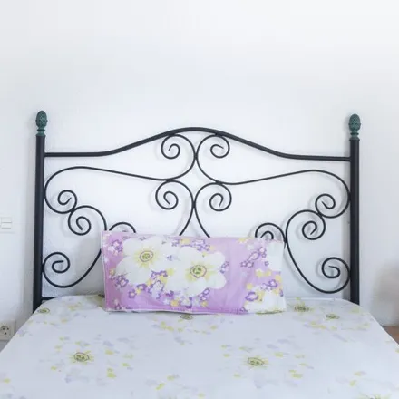Rent this 4 bed room on Madrid in Dileto, Calle de Fernández de la Hoz