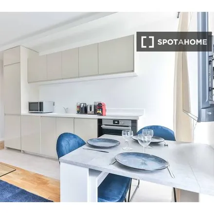 Rent this 2 bed apartment on 67 tv Cours de Vincennes in 75020 Paris, France