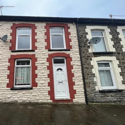Rent this 3 bed townhouse on Argyle Street in Cymmer, CF39 9AT
