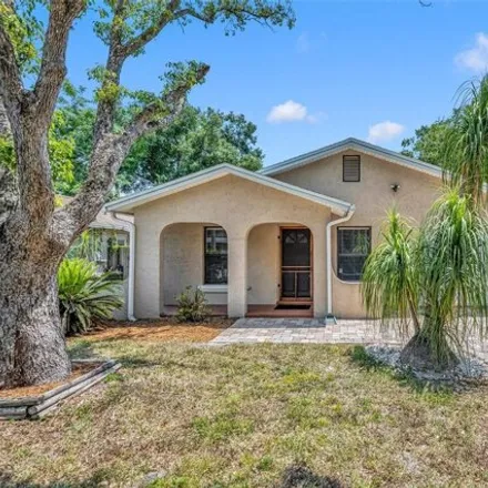 Rent this 3 bed house on 424 Warren Avenue in Longwood, FL 32750