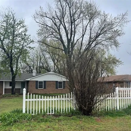 Buy this 3 bed house on 814 South Anderson Road in Choctaw, OK 73020