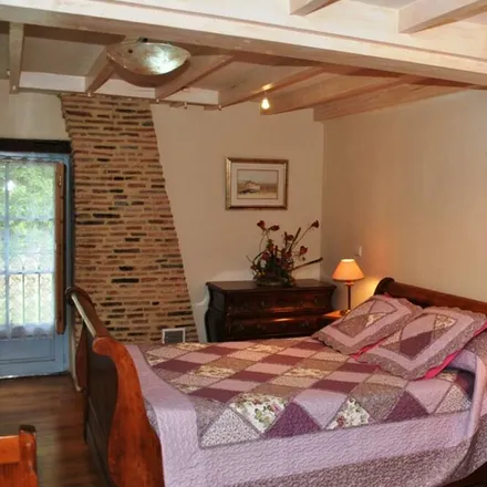 Rent this 3 bed townhouse on La Vallée de Fontenay in 37150 Bléré, France