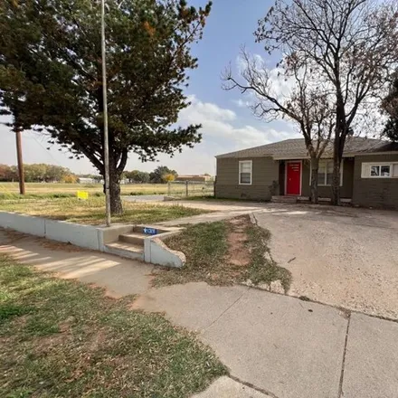 Image 2 - 1301 38th St, Lubbock, Texas, 79412 - House for sale