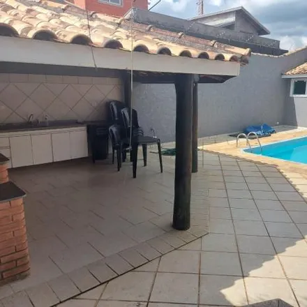 Rent this 3 bed house on Rua Professora Maria Elisa Quadros Câmara in Taboão, Bragança Paulista - SP