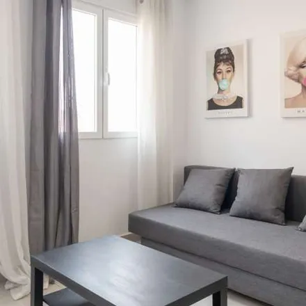 Image 4 - Calle Panizo, 16, 28039 Madrid, Spain - Apartment for rent