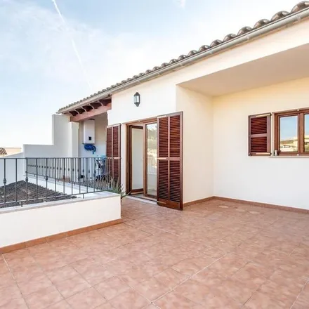 Rent this 3 bed house on 07330 Consell