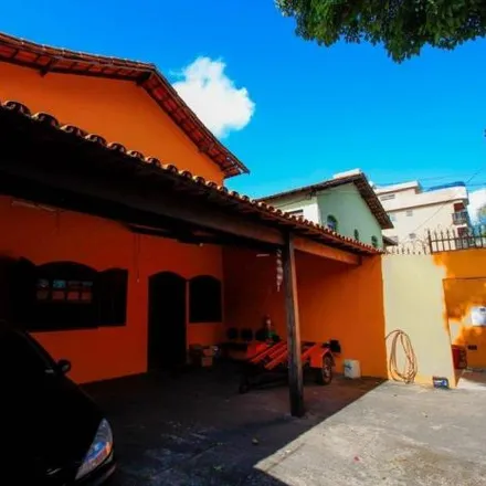 Buy this 6 bed house on Rua Professor Patrocínio Filho in Palmares, Belo Horizonte - MG