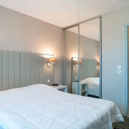 Rent this 1 bed apartment on Centre d'incendie et de secours de Concarneau in Zone commerciale de Kerampéru, 12 Rue du Poteau Vert