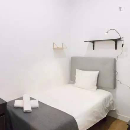 Rent this 8 bed room on Carrer de Muntaner in 248, 08001 Barcelona