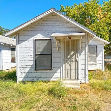 Buy this 2 bed house on 2427 South 9th Street in Waco, TX 76706