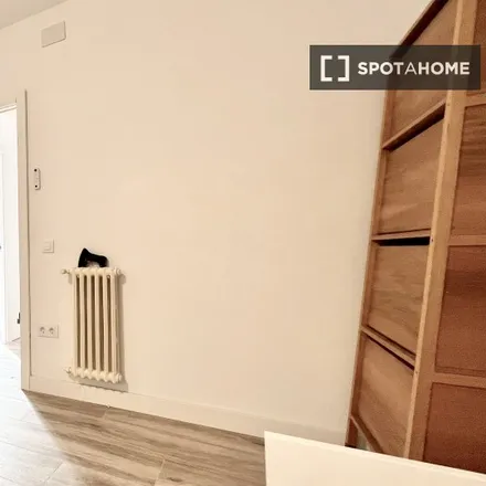 Rent this 3 bed room on Carrer del Consell de Cent in 353, 08001 Barcelona