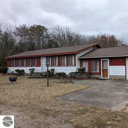 Buy this 3 bed house on 2923 East Street in Plainfield Township, MI 48739