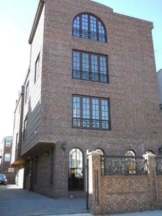 Image 1 - 1358 70th Street, New York, NY 11228, USA - Townhouse for sale