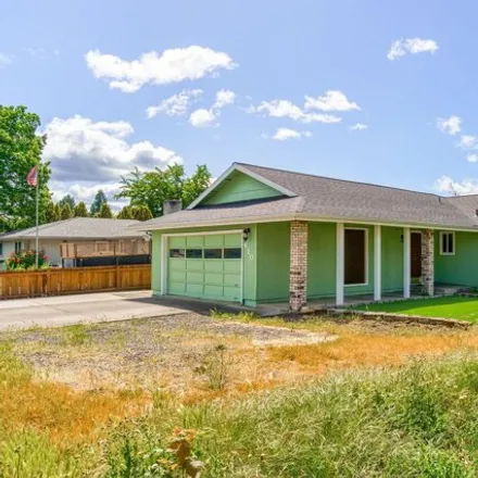 Buy this 3 bed house on 620 Hopkins Rd in Central Point, Oregon