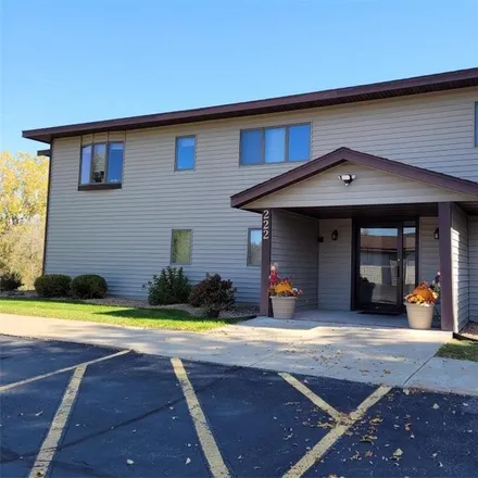 Image 2 - 222 Sargent Drive, Red Wing, MN 55066, USA - Condo for sale