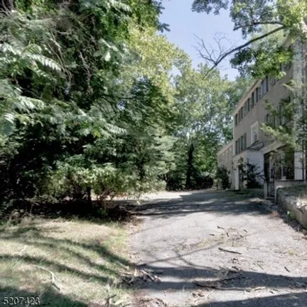 Image 5 - 322 Runnymede Road, Essex Fells, Essex County, NJ 07021, USA - House for sale