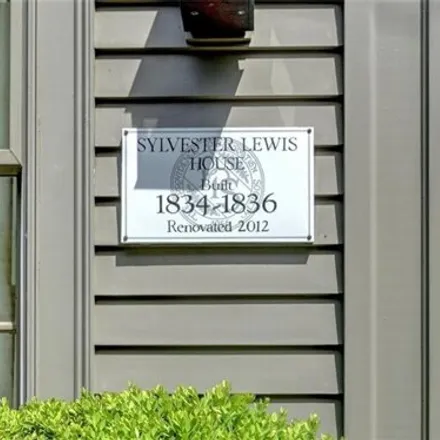 Image 3 - 68 Dove Street, Providence, RI 02906, USA - House for sale