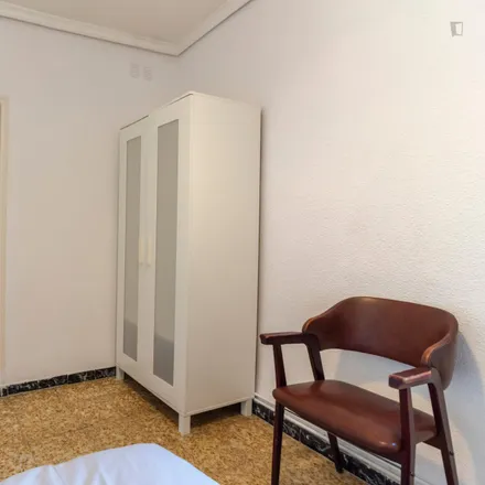 Image 3 - Madrid, Plaza Cruz Latina - Room for rent