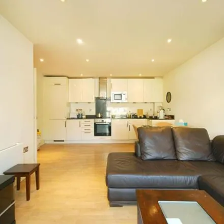 Image 3 - Bracken Avenue, London, SW12 8BJ, United Kingdom - Apartment for rent
