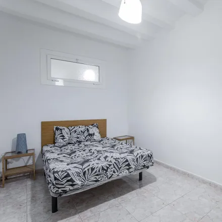 Rent this 4 bed room on Carrer de Lancaster in 12, 08001 Barcelona