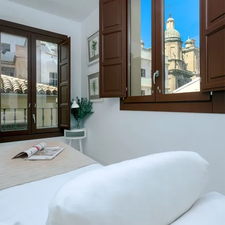 Rent this 1 bed apartment on Calle Zacatín in 11, 18001 Granada