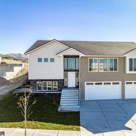 Buy this 4 bed house on Vista Drive in Pocatello, ID 83201
