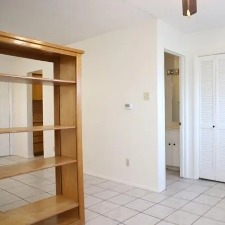 Image 3 - 4701 Red River St Apt 304, Austin, Texas, 78751 - Condo for rent