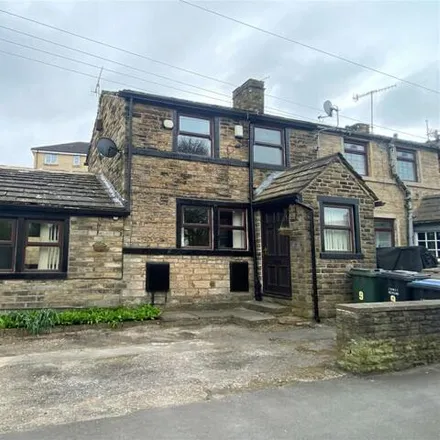 Buy this 2 bed townhouse on Highgate Road in Bradford, BD13 2SQ