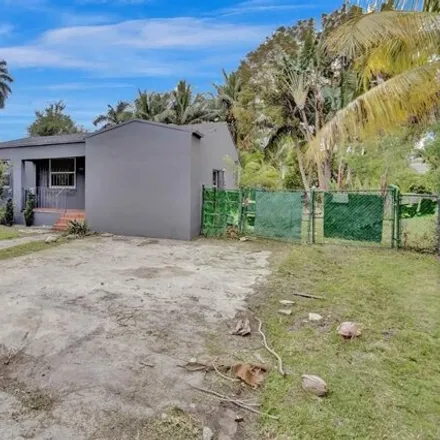 Rent this studio house on 140 Northwest 84th Street in Little River, Miami-Dade County