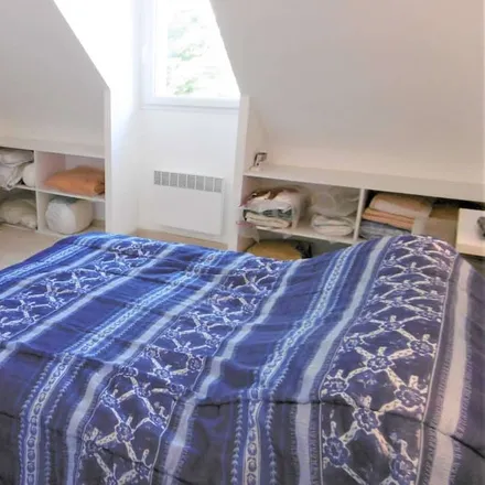 Rent this 4 bed house on Saint-Gildas-de-Rhuys in Rue Saint-Goustan, 56730 Saint-Gildas-de-Rhuys