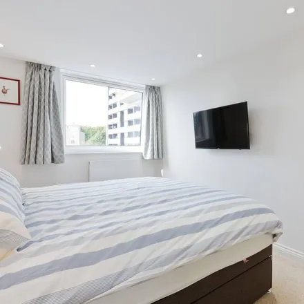Rent this 1 bed apartment on London in SW1P 4AE, United Kingdom
