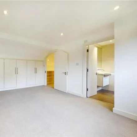Image 7 - 34 Townshend Road, Primrose Hill, London, NW8 6LA, United Kingdom - Townhouse for rent