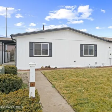 Buy this studio apartment on 1838 South 71st Avenue in Yakima, WA 98908