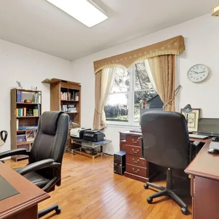 Image 8 - Chabad of Upper Montgomery County, Darnestown Road, North Potomac, MD 20878, USA - House for sale