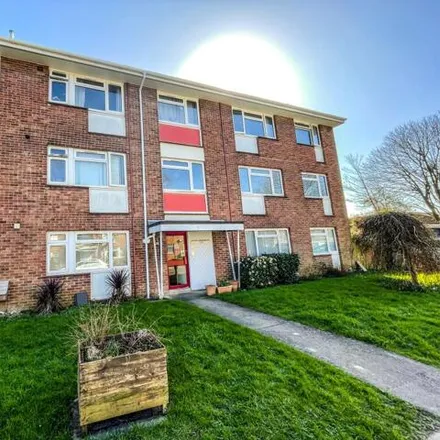 Rent this 3 bed room on Park Lane in Cardiff, CF14 7AX
