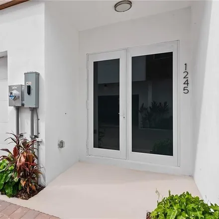 Image 3 - 1245 Northeast 18th Avenue, Fort Lauderdale, FL 33304, USA - Townhouse for sale