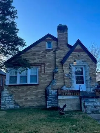 Buy this 2 bed house on 1189 Riverview Boulevard in St. Louis, MO 63147