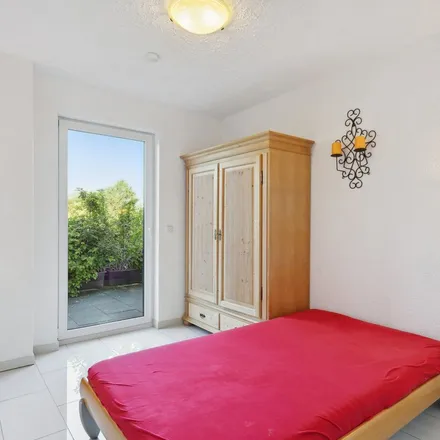 Rent this 3 bed apartment on Kölner Straße in 40764 Langenfeld (Rheinland), Germany