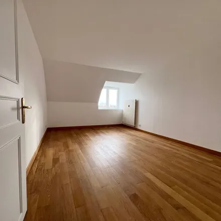 Rent this 3 bed apartment on 37 Avenue de Friedland in 75008 Paris, France