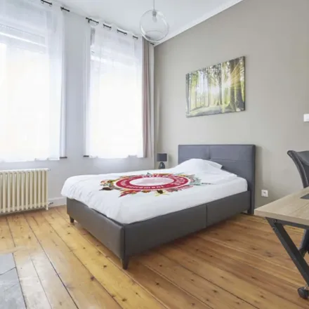 Rent this 4 bed room on 259 Rue de Solférino in 59046 Lille, France