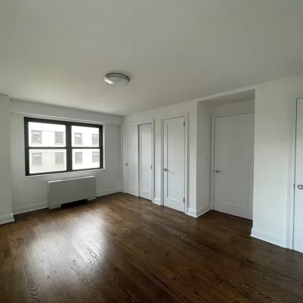 Image 6 - Saint Joseph's School of Yorkville, 420 East 87th Street, New York, NY 10028, USA - Apartment for rent