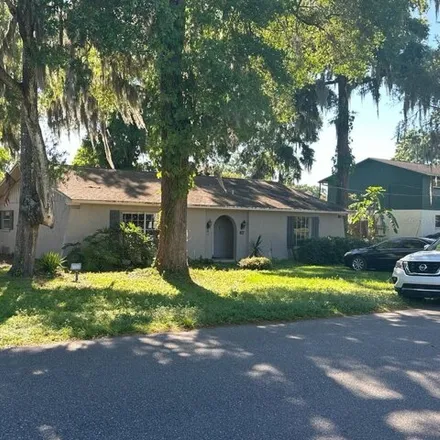 Buy this 4 bed house on 701 South Oakwood Avenue in Brandon, FL 33511