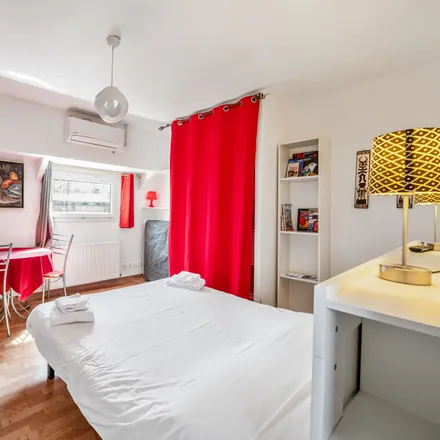 Rent this 1 bed apartment on 5 Quai Rambaud in 69002 Lyon 2e Arrondissement, France