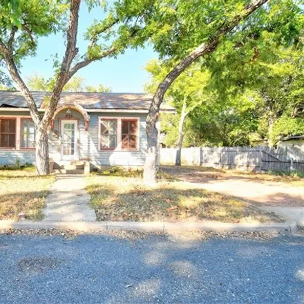 Image 2 - 284 West Schubert Street, Fredericksburg, TX 78624, USA - House for sale