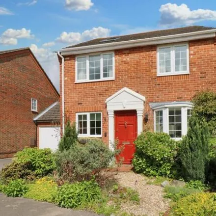 Buy this 3 bed duplex on Meadow Lane in Hamble-le-Rice, SO31 4RD